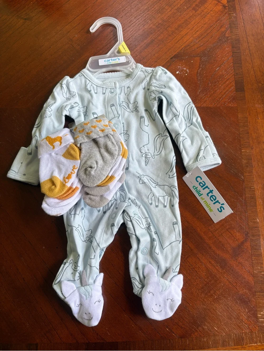 NWT Carter's Mint Green Unicorn-Print Footed One-Piece with NB pack socks TR175